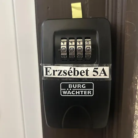 Erzsebet 5a Center 2 Db Beds Very Convenient