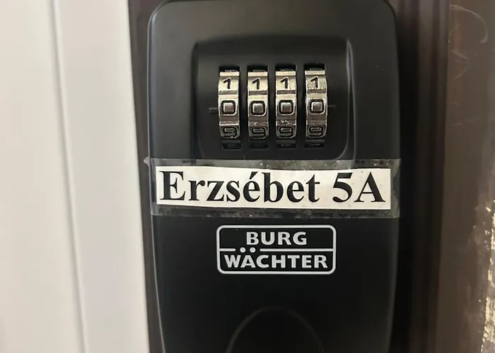 Erzsebet 5a Center 2 Db Beds Very Convenient